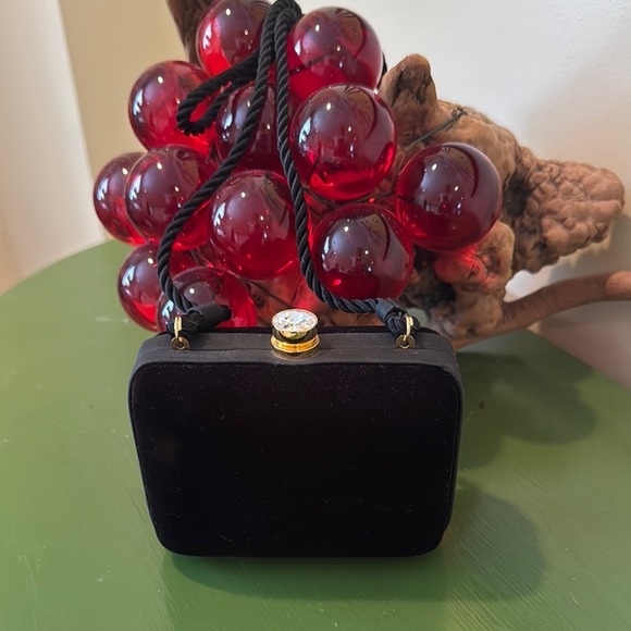 Neiman Marcus 🔥Sale🔥Elegant Black Evening Clutch - Picture 1 of 4